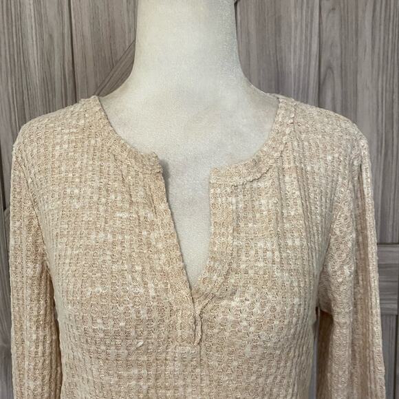 NWT socialite medium oatmeal and white Henley - Picture 4 of 5